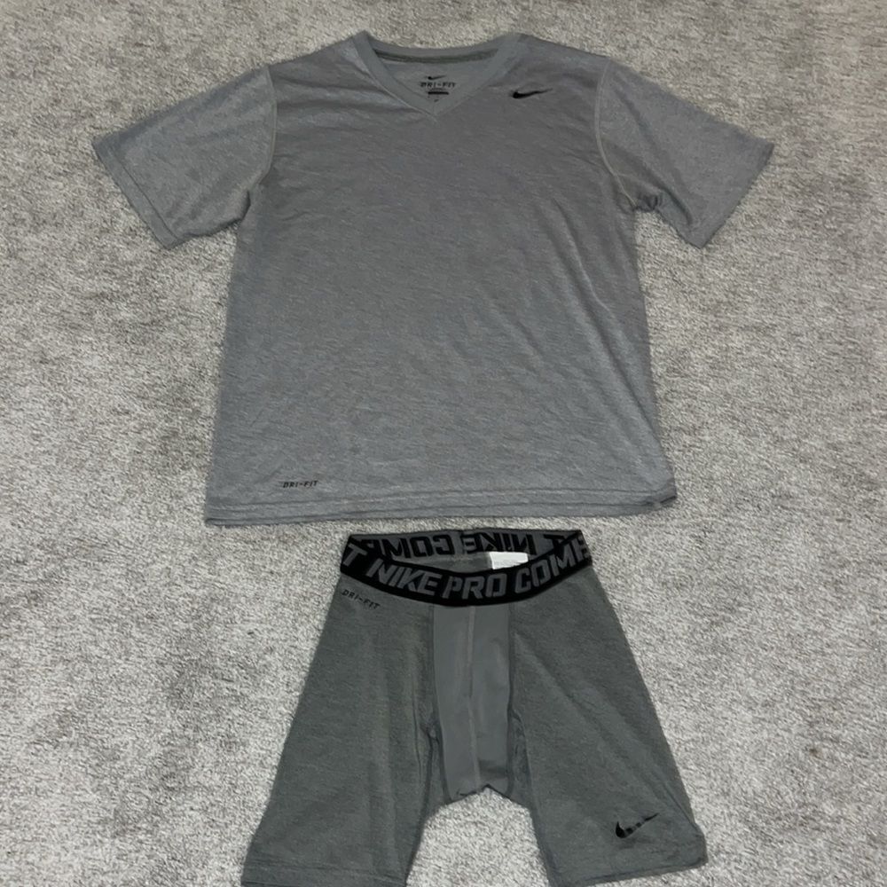 (2 item)Gray Nike Tee dri fit Running Marathon T shirt & Pro Combat Shorts M